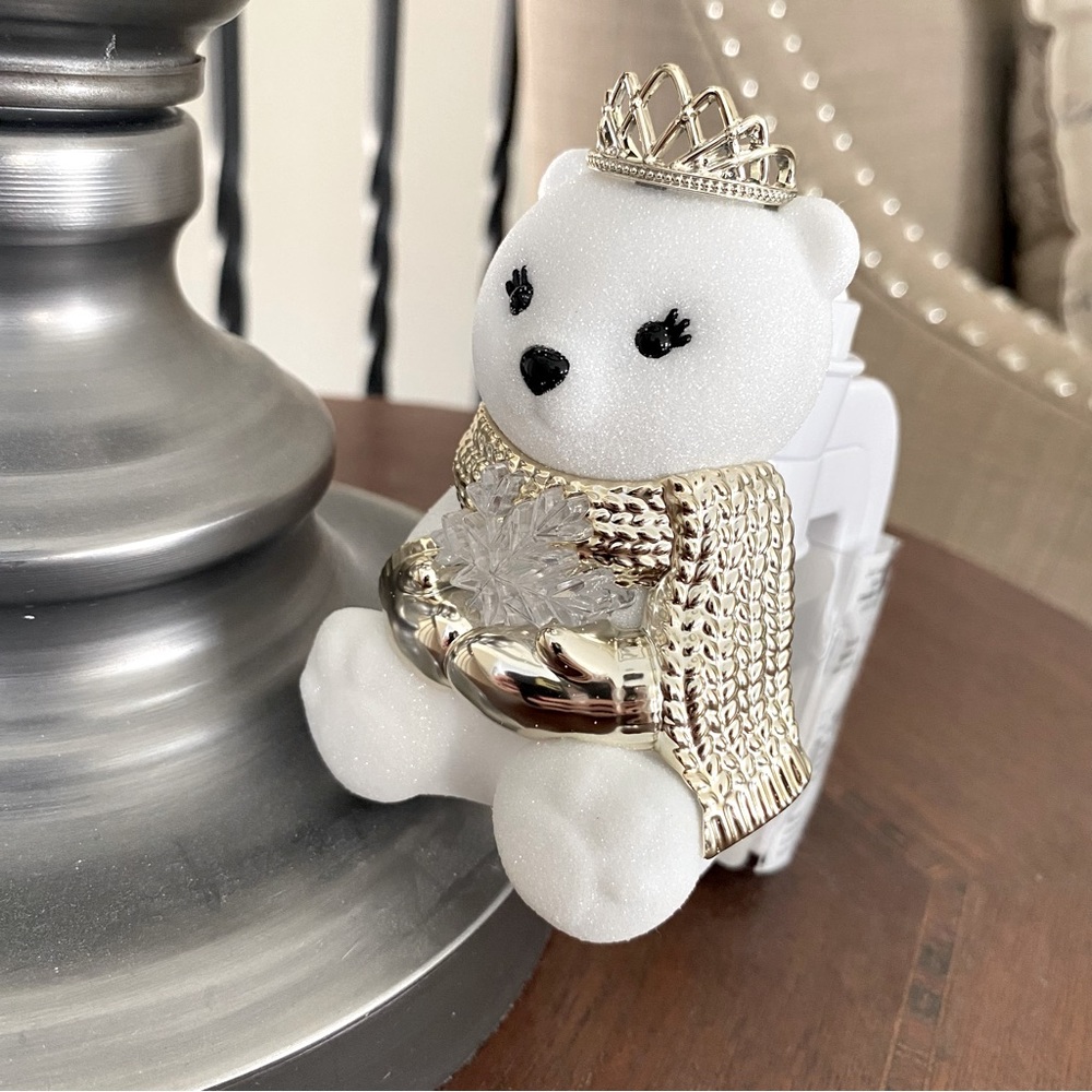 Wallflower Polar Bear Plug In